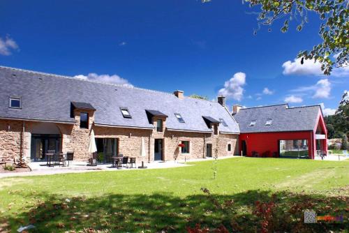 Theix-Noyalo House | Propriete de 2 chambres avec piscine partagee terrasse et wifi a Theix