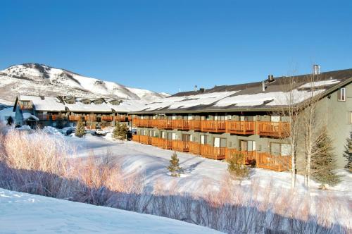 North Park City Hotel | Prospector Accommodations by All Seasons Resort Lodging