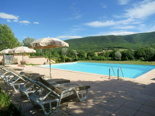Cereste House | Provençal Villa With Luberon Views