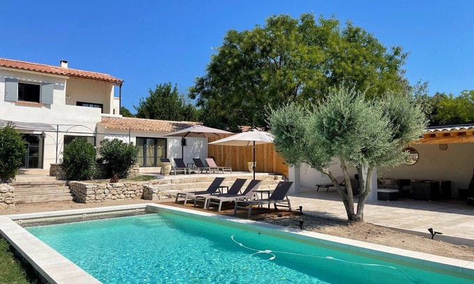 Maussane House | Provencal bastide - sleeps 10 - 5 bedrooms - private swimming pool
