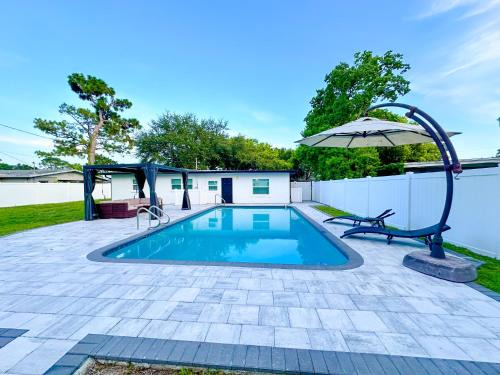 Winter Park House | Prvt 8 guests, pool, Disney, Universal