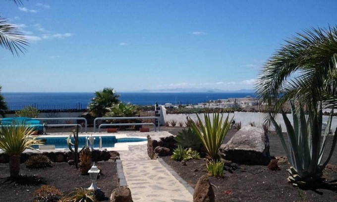 Tias Villa | Puerto Calero Tias: Mansion - Puerto Calero Tias