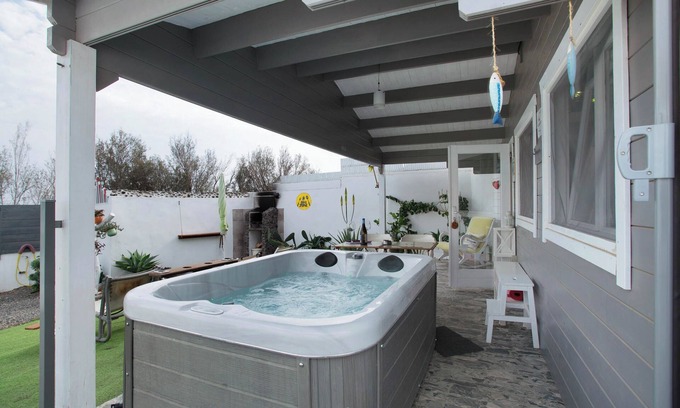 Telde Ski Chalet | 'Puerto Escondido' with Shared Pool, Private Terrace and Wi-Fi