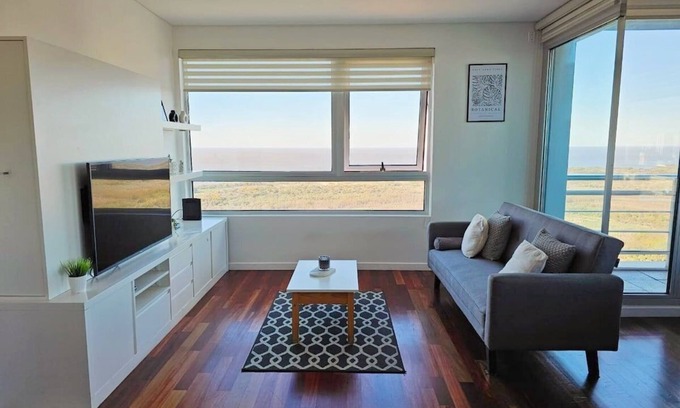 Buenos Aires Central Business District Apartment | Puerto Madero 40th Floor River View 67 sqm