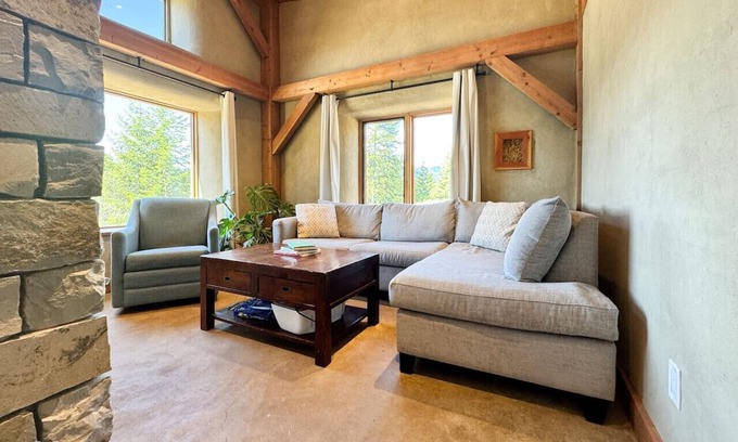 Golden House | Purcell View - Mountain Views