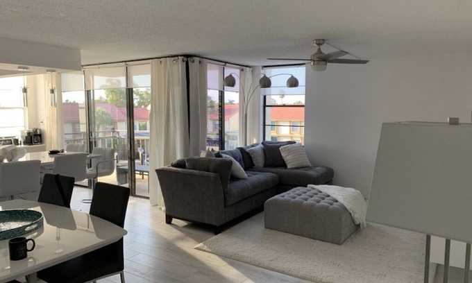 Casa del Mar Condo | Pure Luxury on Isla Del Sol, 90 steps from the Ocean