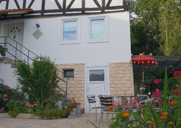 Altenbrunslar Apartment | PURI FRANGIPANI Apartment