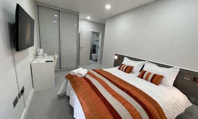 Sanderstead House | Purley Lodge