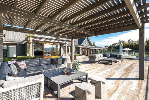 Surfdale House | Putiki Estate - Stay Waiheke