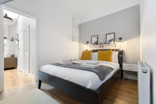 Thamesfield Apartment | Putney Thames garden flat