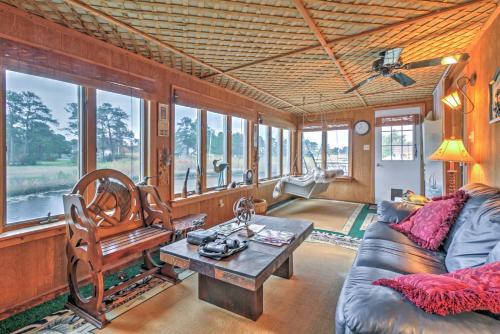 Chincoteague House | Quaint Chincoteague Island Hideaway with 2 Porches!