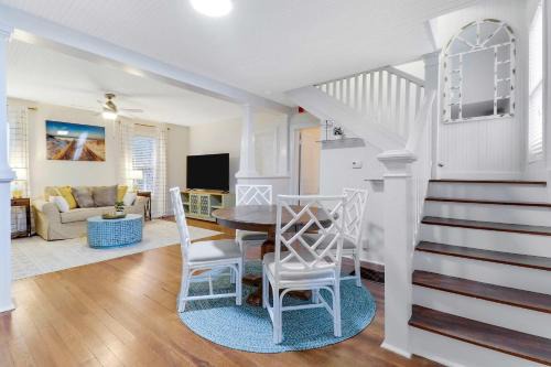 Stuart House | Quaint Cottage - Downtown Stuart