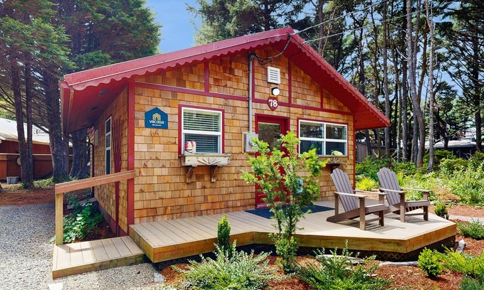 Tillicum Beach Cottage | Quaint cottage in the woods 75 yards to the beach - dog-friendly, firepit & WiFi