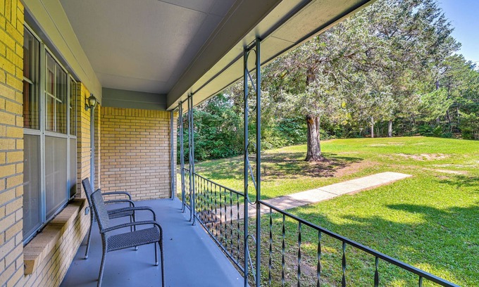 Oxford House | Quaint Oxford Home ~ 2 Mi to Ole Miss & The Grove!