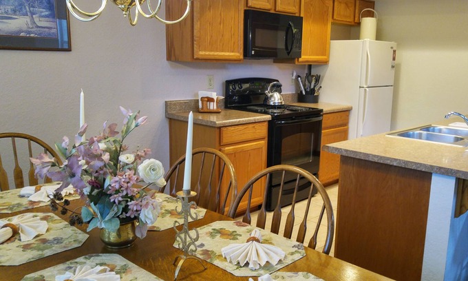 Pinetop Villa | Quality Hill Resort Villa, relax in the tall pines