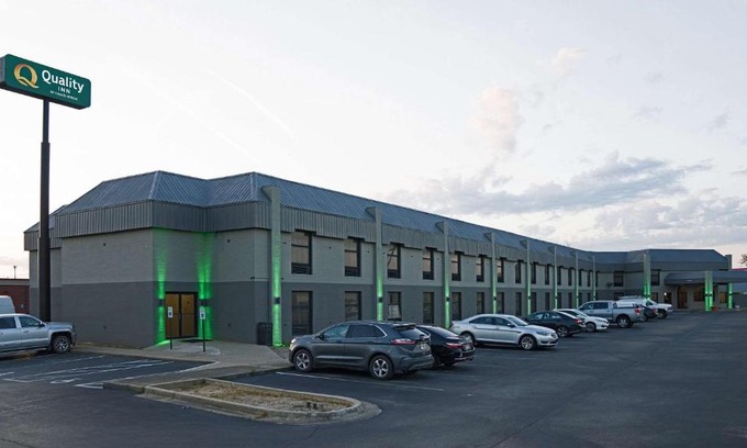 Seymour Hotel | Quality Inn Seymour I-65