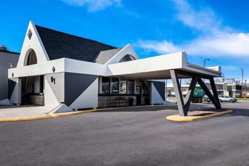 Council Bluffs Hotel | Quality Inn & Suites Council Bluffs - Omaha East