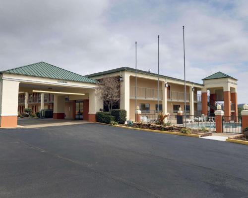 Clarksville Hotel | Quality Inn & Suites Clarksville