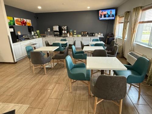 Eau Claire Hotel | Quality Inn & Suites Eau Claire University Area