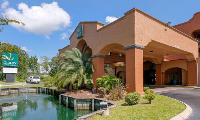 Southside Hotel | Quality Inn & Suites Jacksonville-Baymeadows