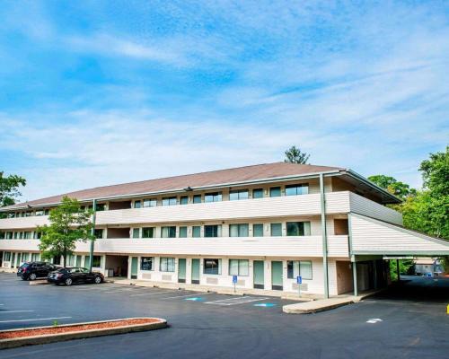 Wildwood Hotel | Quality Inn & Suites North Gibsonia