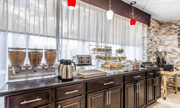 South Salisbury Hotel | Quality Inn & Suites Salisbury South