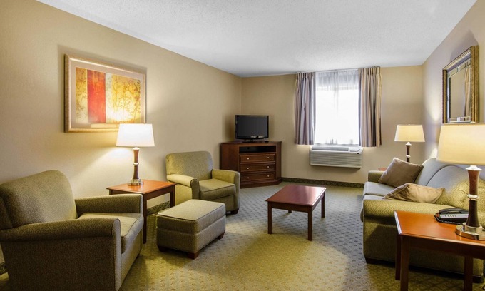 Summersville Hotel | Quality Inn Summersville - New River Area