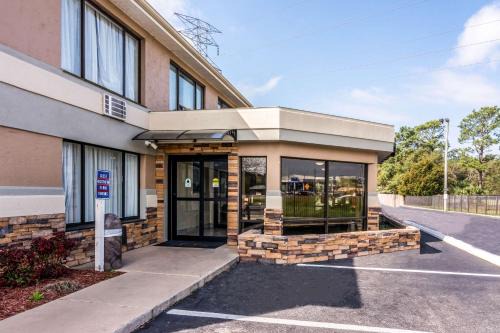 Northwest Pensacola Hotel | Quality Inn