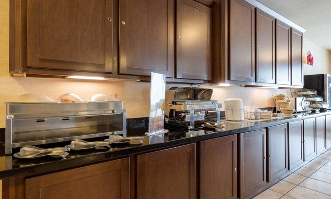 Huntsville Hotel | Quality Suites Huntsville Near University