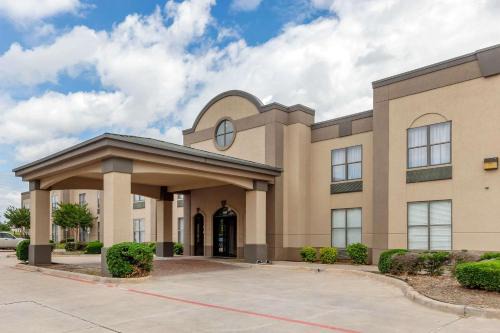 Sherman Hotel | Quality Suites Sherman
