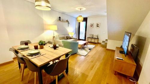 Old Town Apartment | Quartier Dúplex VUT-LE-1172