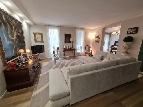 Ravenna Apartment | Queen apartment