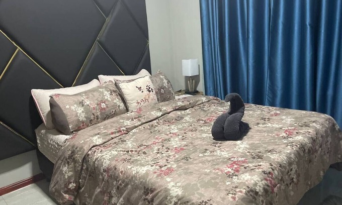 Paramaribo Apartment | Queen's Two Bedroom apartment with Pool View