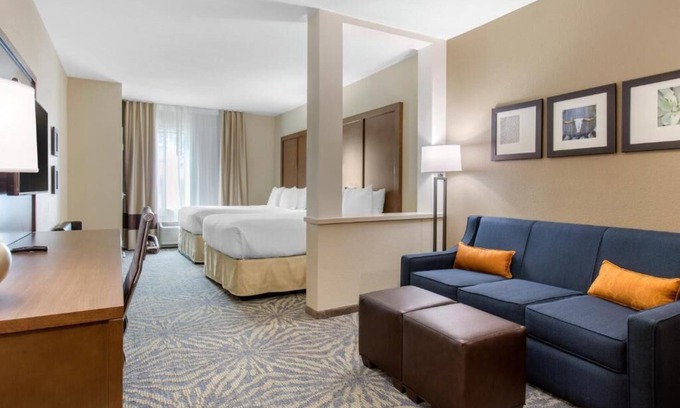 Franklin Park Apartment | Queen Suite with Two Queen Beds - Non-Smoking