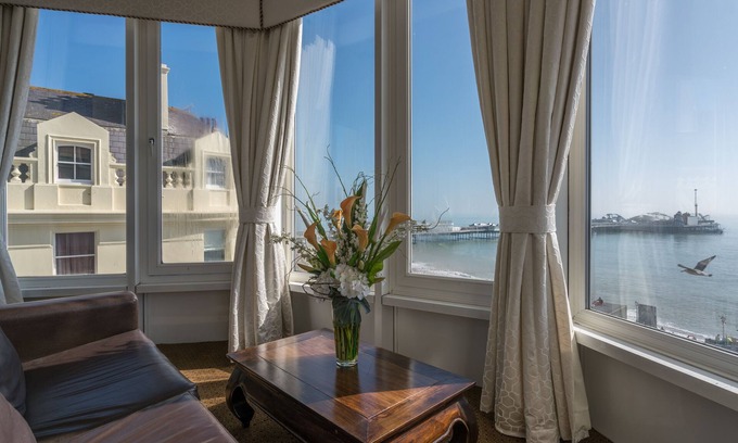 Seafront Hotel | Queens Hotel