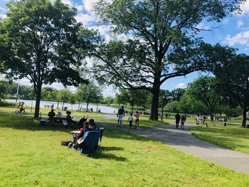 Rochdale Apartment | Quick rides to JFK, train station, malls & casino.