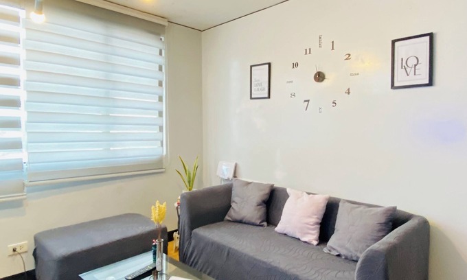 Cainta Condo | Quiet Affordable Staycation w/PS4, Netflix & Disney+