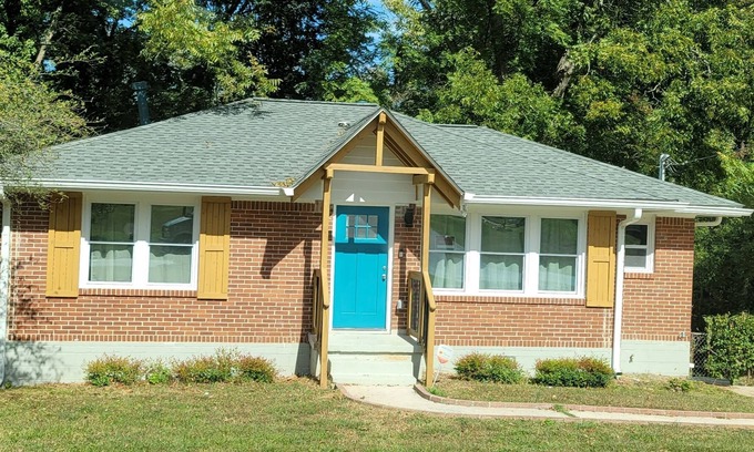 Forest Park Apartment | Quiet Airport Retreat!!!