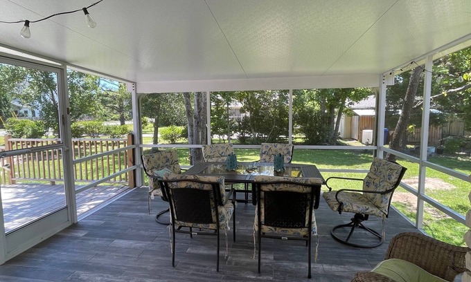 Morehead City House | Quiet and comfy, 15 min from Atlantic beach