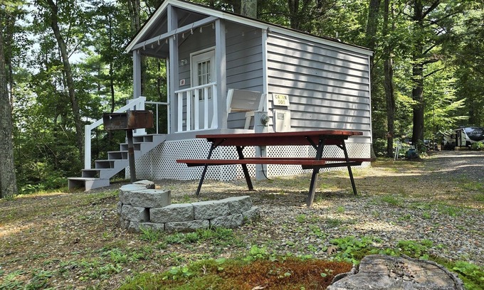 Brimfield Cabin | Quiet and Cozy Campground Cabin 2 near the lake