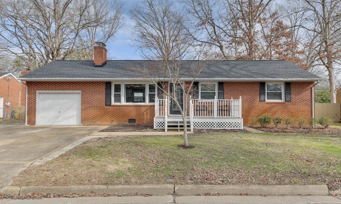 North Newport News House | Quiet and modernized Fully Furnished Property in Newport News, Pet Friendly!