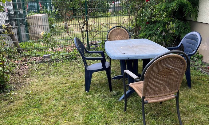 Mehlem Apartment | Quiet beautiful apartment with garden and 2 parking spaces and 1 min. from the Rhine