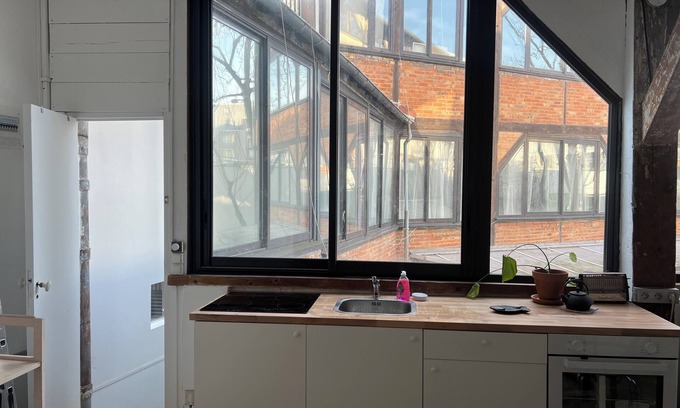 Charonne Apartment | Quiet, bright artist's studio near Père Lachaise