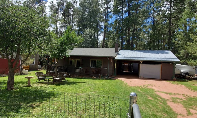 Payson Cabin | Quiet cabin nestled under Mogollon Rim