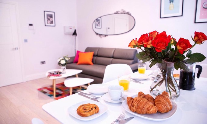 Soho Apartment | Quiet Central West End Apartments by Indigo Flats