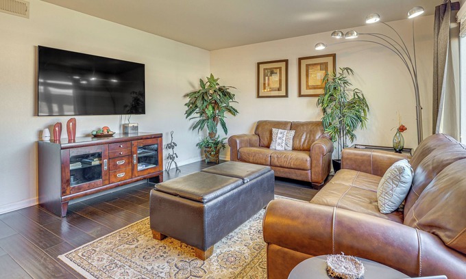 Tempe Condo | Quiet & Convenient! Condo w/Balcony Near ASU