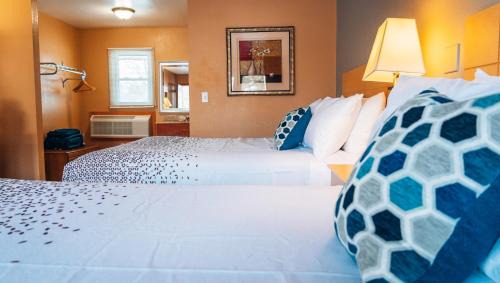 Brooklyn Hotel | Quiet Corner Inn