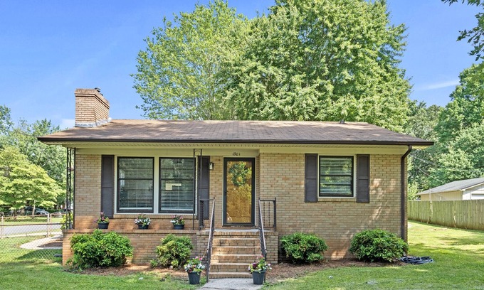 Mount Holly House | Quiet Escape Outside of the City