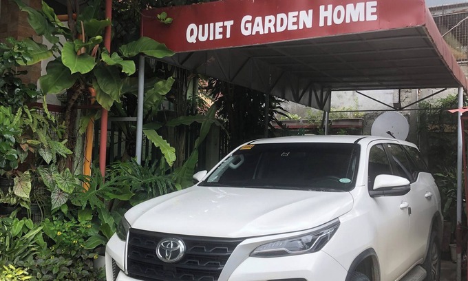 Bacoor City House | Quiet Garden Home, pet friendly. Place where people, birds, and plants bonds.