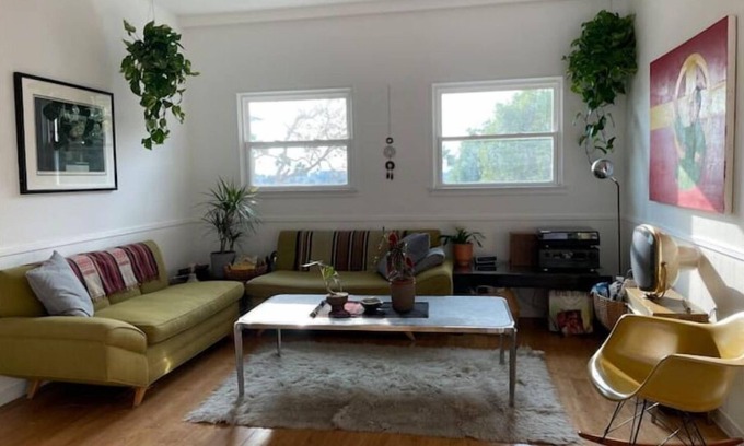 Los Feliz House | Quiet Hillside Plant+Art filled home. PANORAMIC VIEWS! PRIVATE large BACKYARD